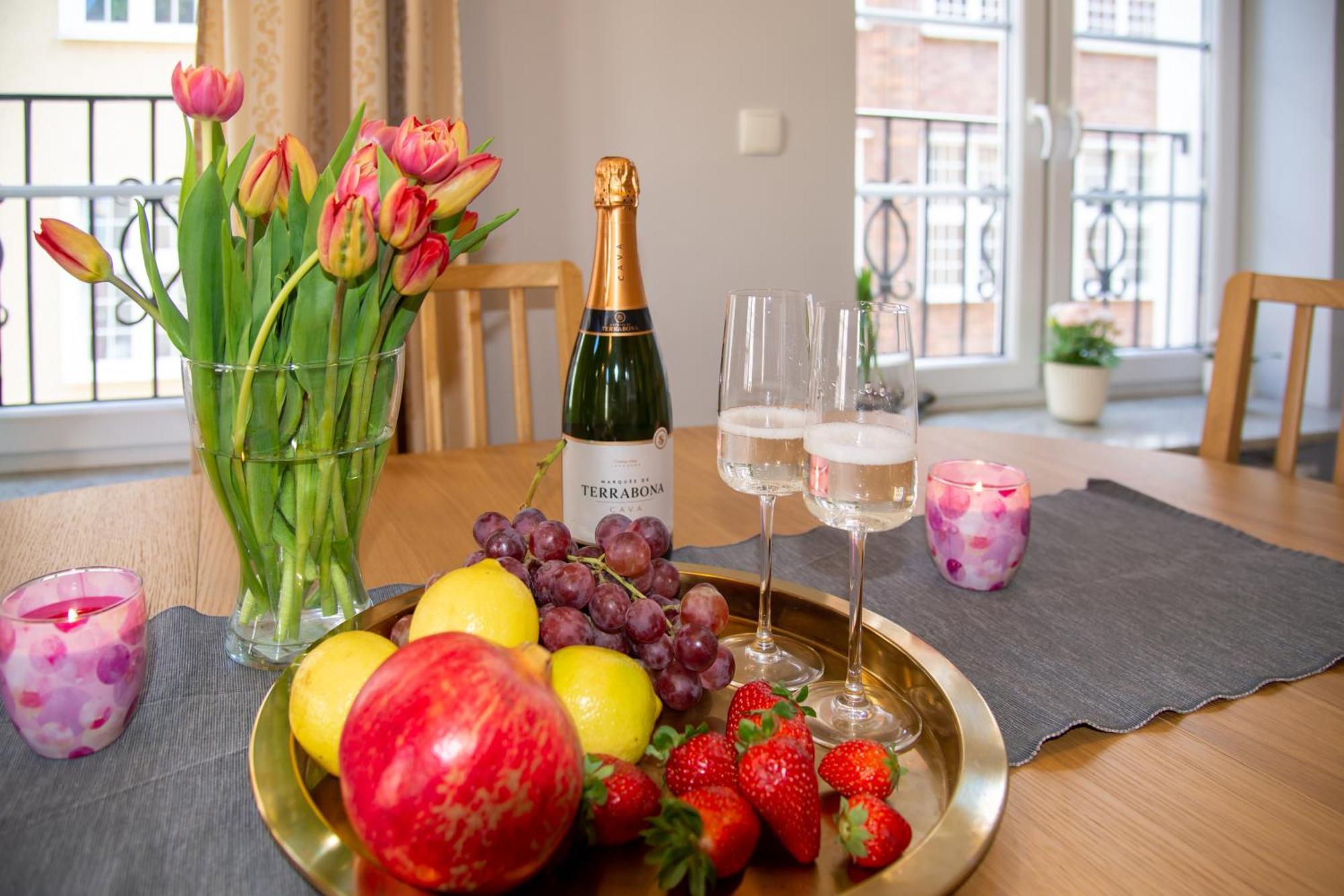Maya'S Flats & Resorts - Staromiejski Apartments Гданск Екстериор снимка