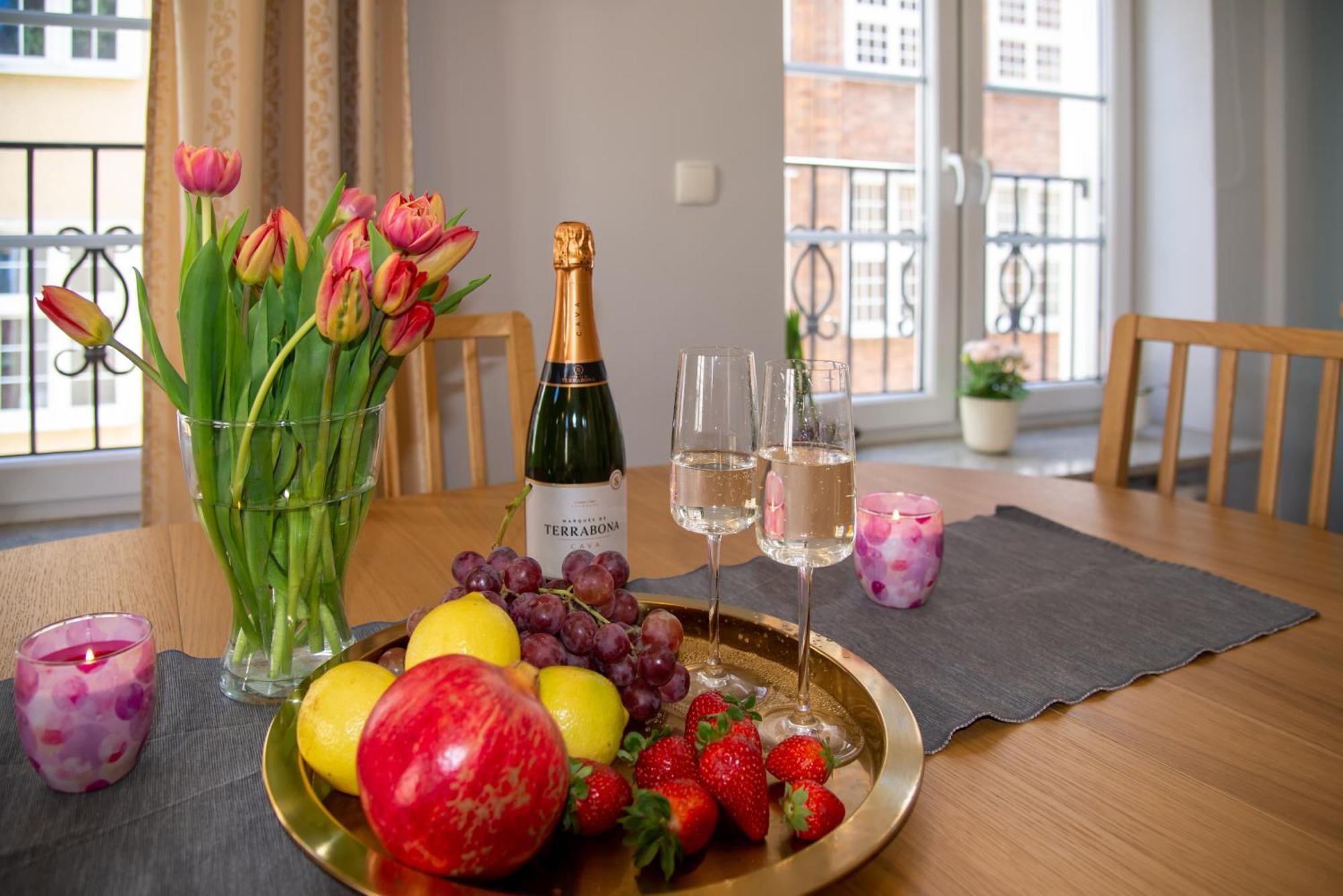 Maya'S Flats & Resorts - Staromiejski Apartments Гданск Екстериор снимка